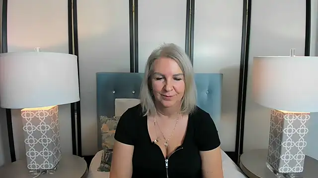 Snapshot of EricaTop chatting on February 5, 5:42 pm EricaTop online show from February 5, 5:42 pm