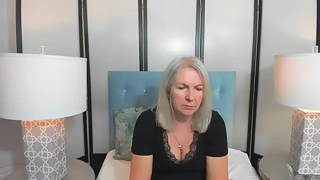 Snapshot of EricaTop chatting on October 13, 4:18 pm EricaTop online show from October 13, 4:18 pm