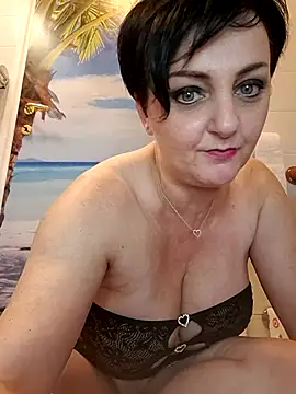 Snapshot of lucillabollente chatting on November 21, 5:55 pm lucillabollente online show from November 21, 5:55 pm