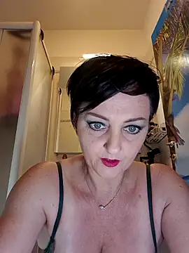 lucillabollente online show from April 27, 4:10 am