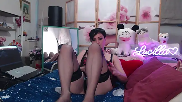 lucillabollente online show from June 14, 4:14 am
