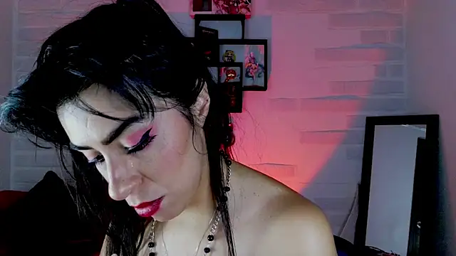 Snapshot of sky_girl1 chatting on December 23, 11:36 am sky girl1 online show from December 23, 11:36 am