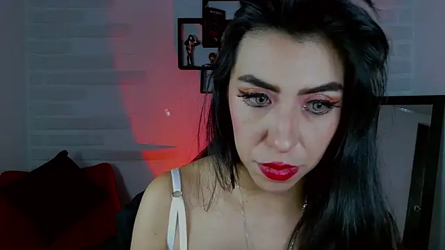 Snapshot of sky_girl1 chatting on January 9, 3:26 am sky girl1 online show from January 9, 3:26 am
