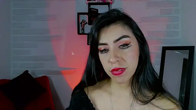 Snapshot of sky_girl1 chatting on January 9, 6:27 am sky girl1 online show from January 9, 6:27 am