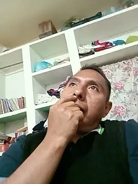 Snapshot of desnudo_Sexoxo chatting on January 1, 3:23 am desnudo Sexoxo online show from January 1, 3:23 am