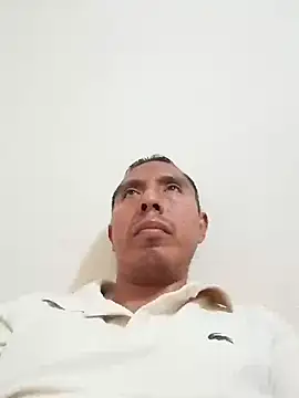 Snapshot of desnudo_Sexoxo chatting on January 6, 2:15 am desnudo Sexoxo online show from January 6, 2:15 am