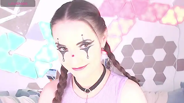 LexiKiss online show from January 10, 11:00 am