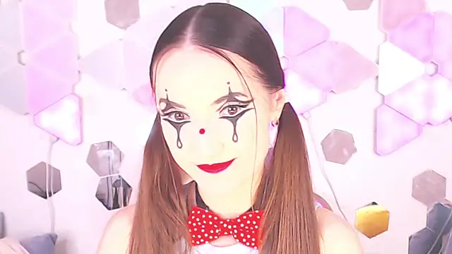 LexiKiss online show from September 19, 8:27 am