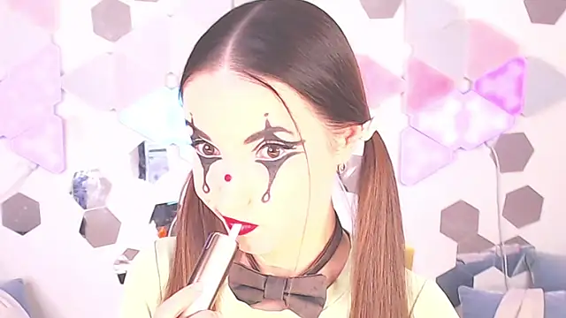 LexiKiss online show from November 15, 5:42 pm