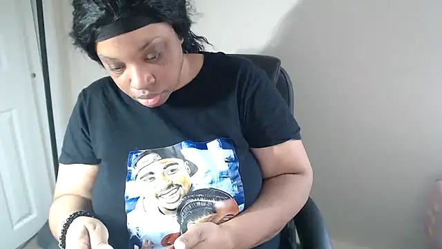 Sexymona1218 online show from April 15, 7:21 pm