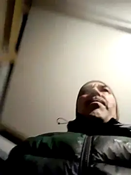 Snapshot of dick81 chatting on February 2, 9:02 pm dick81 online show from February 2, 9:02 pm