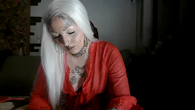 Snapshot of RoxxyInk chatting on March 15, 10:27 pm RoxxyInk online show from March 15, 10:27 pm