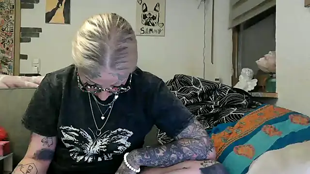 Snapshot of RoxxyInk chatting on May 31, 12:08 am RoxxyInk online show from May 31, 12:08 am