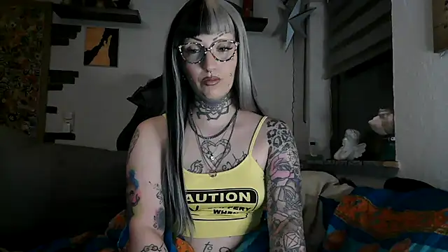 Snapshot of RoxxyInk chatting on June 7, 10:35 pm RoxxyInk online show from June 7, 10:35 pm