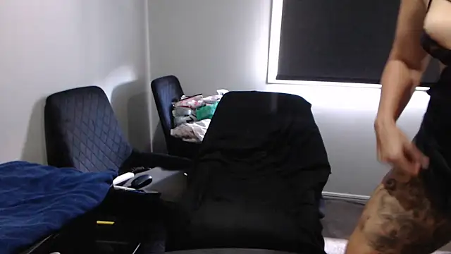 poisonivyx online show from February 19, 2:33 am