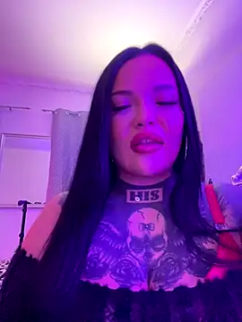 Snapshot of _MelinaCurves_ chatting on November 23, 9:25 pm MelinaCurves online show from November 23, 9:25 pm