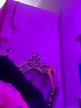 Snapshot of _MelinaCurves_ chatting on November 28, 10:34 pm MelinaCurves online show from November 28, 10:34 pm