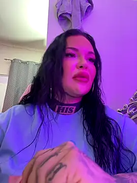 Snapshot of _MelinaCurves_ chatting on November 30, 8:02 pm MelinaCurves online show from November 30, 8:02 pm