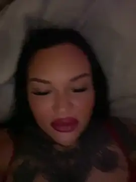 Snapshot of _MelinaCurves_ chatting on March 3, 8:15 pm MelinaCurves online show from March 3, 8:15 pm