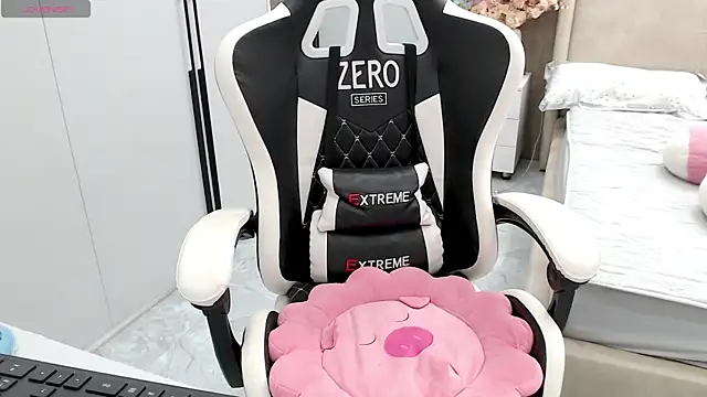 Snapshot of Hanako_love chatting on March 21, 3:59 pm Hanako love online show from March 21, 3:59 pm