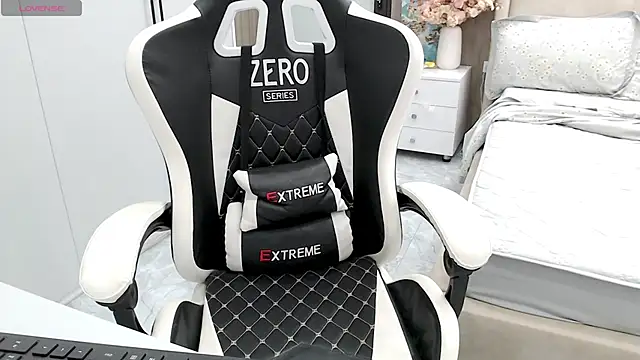 Snapshot of Hanako_love chatting on April 8, 3:34 pm Hanako love online show from April 8, 3:34 pm