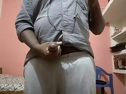 Snapshot of Aneesh007m chatting on February 5, 5:28 pm Aneesh007m online show from February 5, 5:28 pm