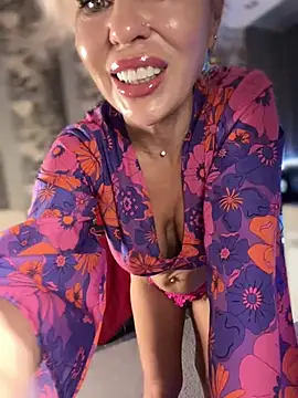 Snapshot of Hotnessi chatting on January 19, 2:49 pm Hotnessi online show from January 19, 2:49 pm