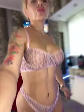 Snapshot of Hotnessi chatting on January 26, 8:14 am Hotnessi online show from January 26, 8:14 am