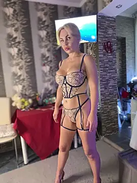 Snapshot of Hotnessi chatting on March 16, 2:55 pm Hotnessi online show from March 16, 2:55 pm