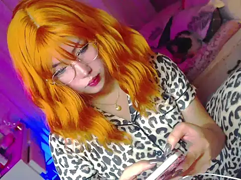 HOTnWILDalice online show from May 22, 1:24 am