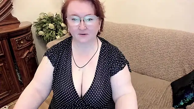 leiamillersonn online show from September 12, 8:31 pm