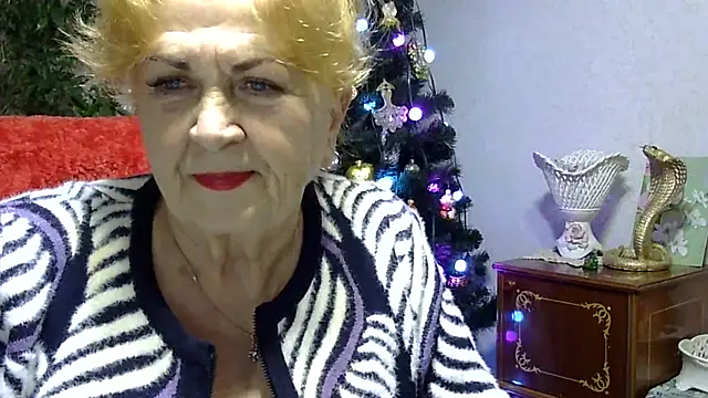 Emma52610 online show from January 2, 5:39 pm