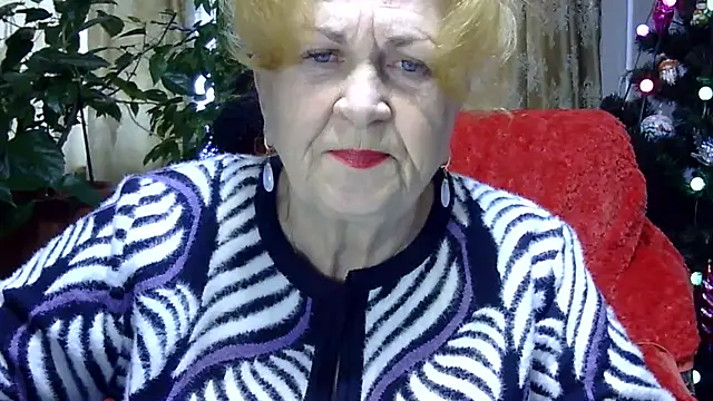 Emma52610 online show from January 19, 11:56 am