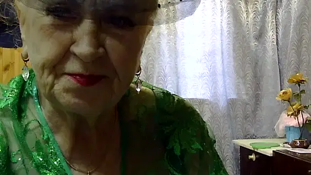 Emma52610 online show from September 17, 6:26 am