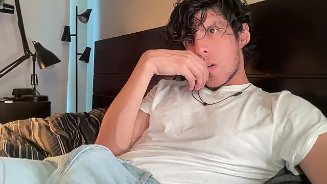 Snapshot of beranco19 chatting on February 6, 8:56 pm beranco19 online show from February 6, 8:56 pm