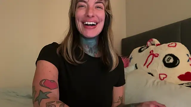 airgeadx online show from March 31, 12:45 am