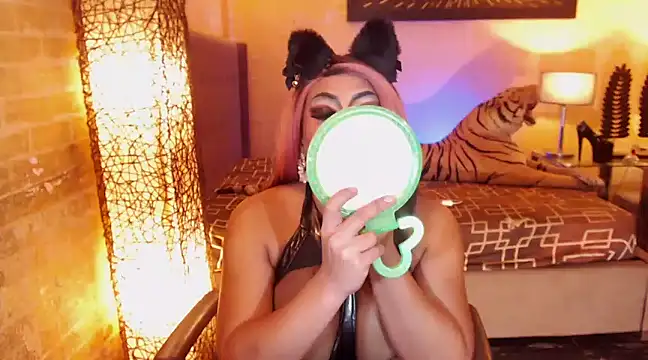 LavictoriaFox online show from March 4, 12:07 am