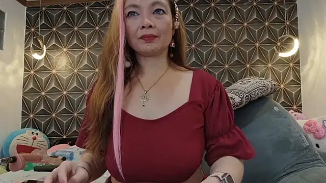 Snapshot of yummymeily chatting on October 10, 12:48 pm yummymeily online show from October 10, 12:48 pm