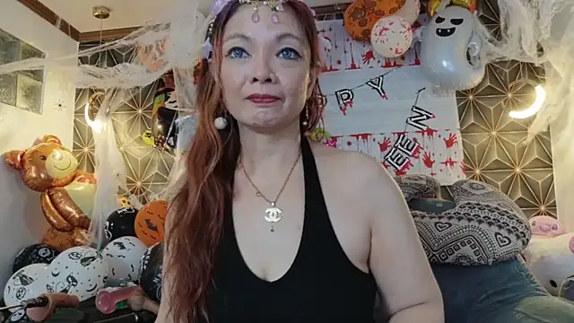 Snapshot of yummymeily chatting on November 2, 2:30 pm yummymeily online show from November 2, 2:30 pm