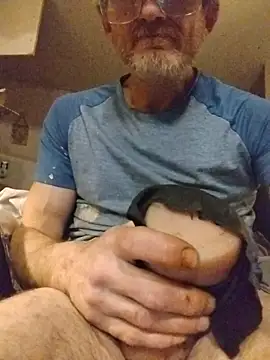 Snapshot of ROBERT0516 chatting on February 9, 12:03 am ROBERT0516 online show from February 9, 12:03 am