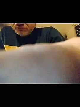 Snapshot of ROBERT0516 chatting on February 25, 8:35 am ROBERT0516 online show from February 25, 8:35 am