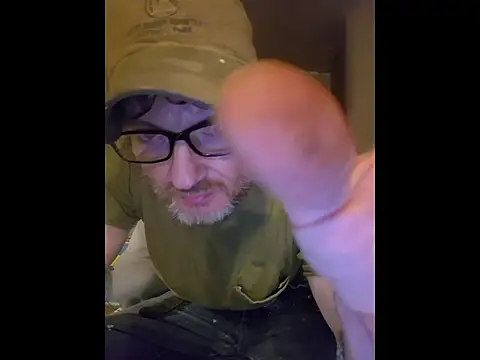 ROBERT0516 online show from June 24, 5:06 am