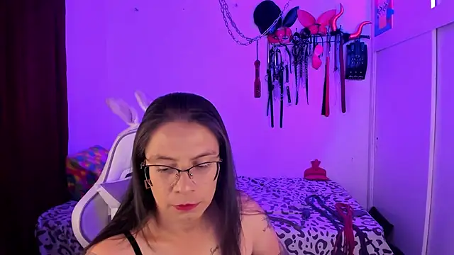 Snapshot of dungeongirls chatting on November 27, 9:28 pm dungeongirls online show from November 27, 9:28 pm