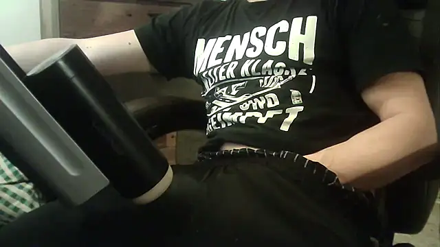 ShyGuyWannaTry online show from October 7, 11:46 pm