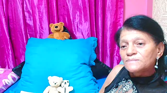 Snapshot of SLUTTYROXY chatting on March 18, 5:41 am SLUTTYROXY online show from March 18, 5:41 am