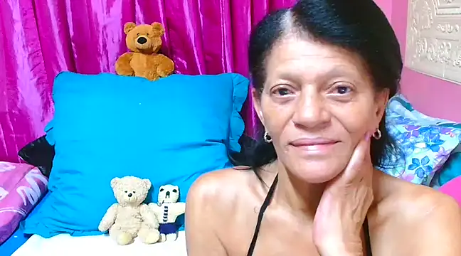 Snapshot of SLUTTYROXY chatting on March 18, 7:10 pm SLUTTYROXY online show from March 18, 7:10 pm