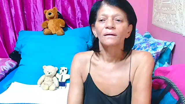 Snapshot of SLUTTYROXY chatting on March 20, 3:02 am SLUTTYROXY online show from March 20, 3:02 am