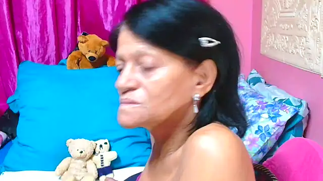 Snapshot of SLUTTYROXY chatting on March 22, 10:28 am SLUTTYROXY online show from March 22, 10:28 am