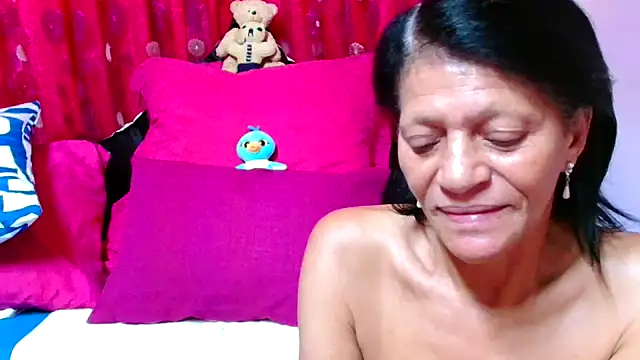 Snapshot of SLUTTYROXY chatting on September 13, 5:18 am SLUTTYROXY online show from September 13, 5:18 am