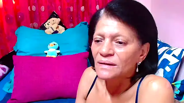 Snapshot of SLUTTYROXY chatting on September 30, 6:18 am SLUTTYROXY online show from September 30, 6:18 am